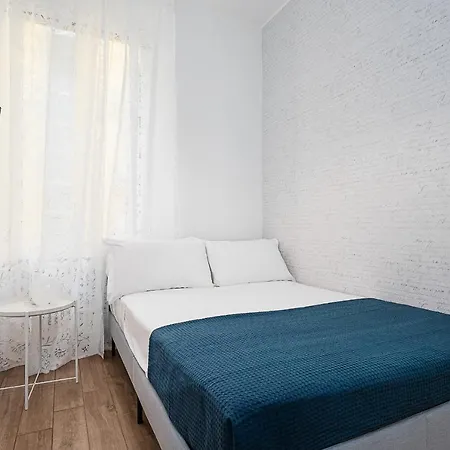 Classbnb - With Balcony Near The Center *