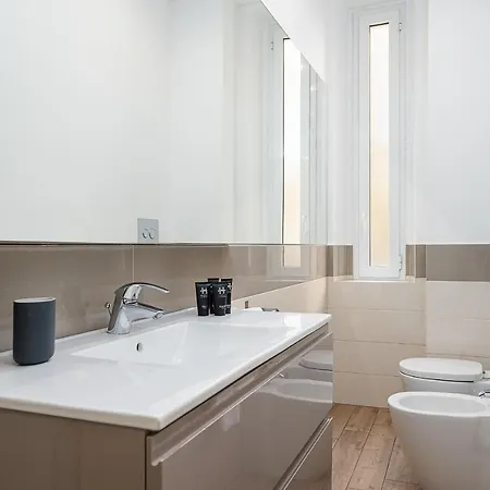 Classbnb - With Balcony Near The Center Apartment *