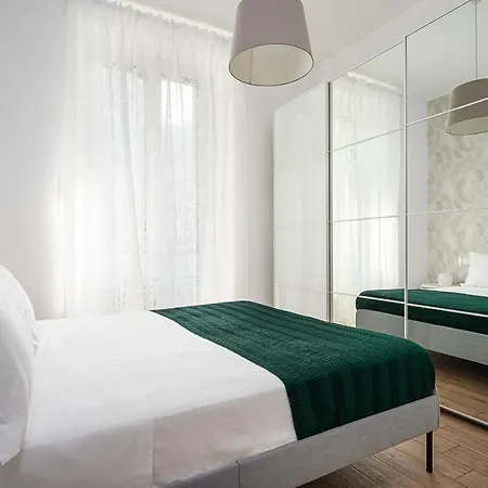 Classbnb - With Balcony Near The Center Milano